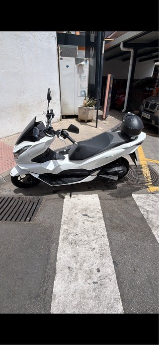 Honda PCX Blanca