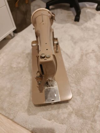 Máquina de coser Singer beige