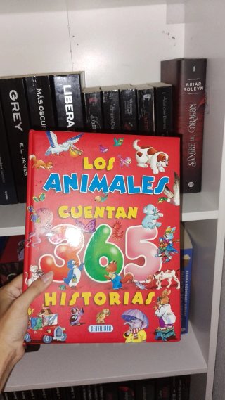 Libro infantil: Los animales cuentan 365 historias