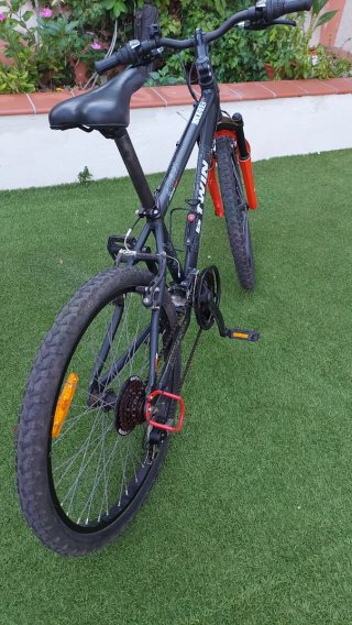 Bicicleta BTWIN Rockrider Negra