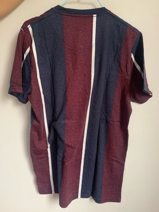 Camiseta Hollister rayas azul y granate