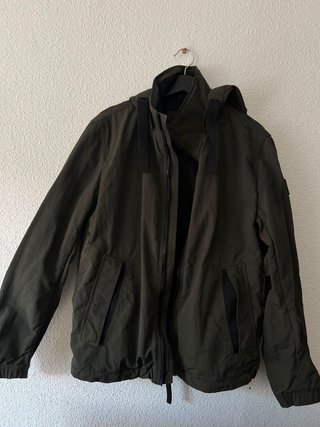 Chaqueta Hugo Boss impermeable verde M