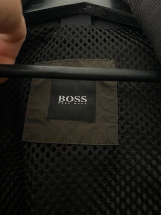 Chaqueta Hugo Boss impermeable verde M