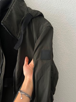 Chaqueta Hugo Boss impermeable verde M