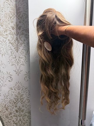 Peluca Castaña con Mechas Rubias wig