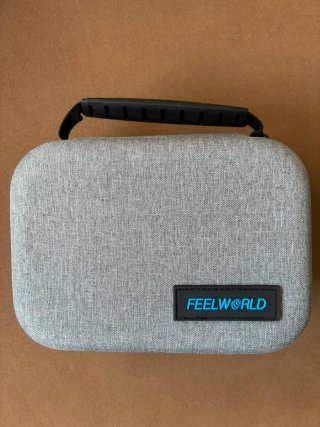 Monitor Feelworld y accesorios grabación video