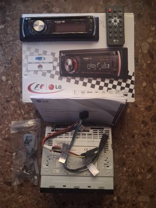 Radios y altavoces.
