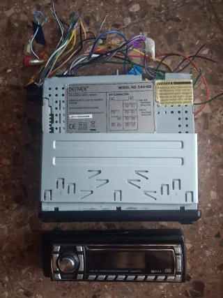 Radios y altavoces.