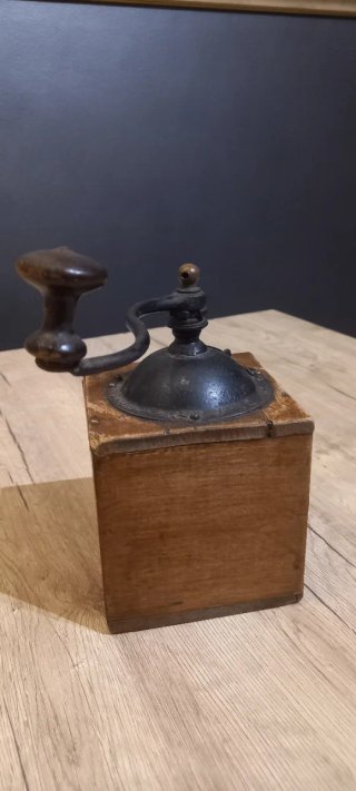 Macina Caffè Vintage in Legno e Metallo