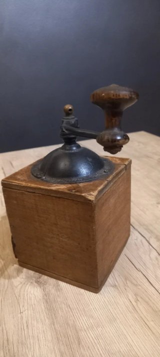Macina Caffè Vintage in Legno e Metallo