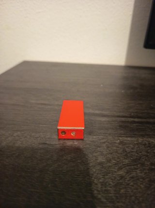 Mechero recargable rojo