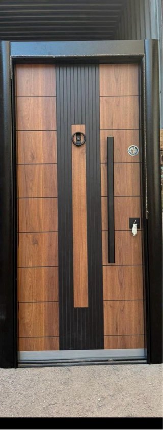 Puerta blindada exterior diseño mármol