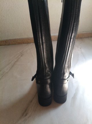 Botas altas negras con hebilla talla 37