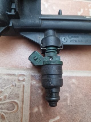 Rampa de Inyección con 4 Inyectores Audi A3 1.6