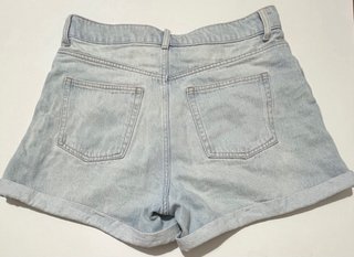Shorts vaqueros H&M mom azul claro talla 40