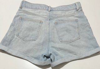 Shorts vaqueros H&M mom azul claro talla 40