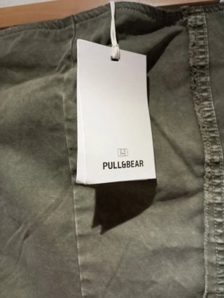 Mono palabra de honor Pull&Bear caqui Talla L