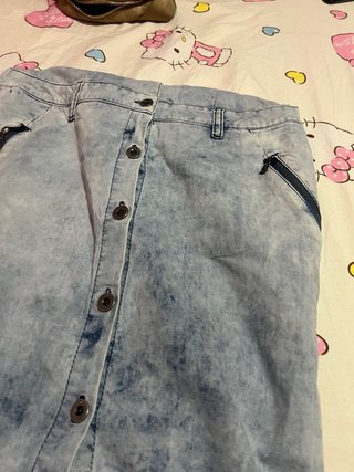 Vestido vaquero desgastado sin mangas