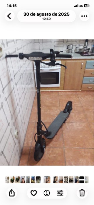 Monopatín eléctrico negro