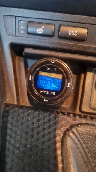 MP3 para coche de mechero con mando a distancia