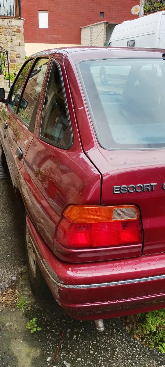 Ford Escort 1992 - foto 1