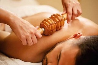 MASAJE DE ESPALDA RELAJANTE