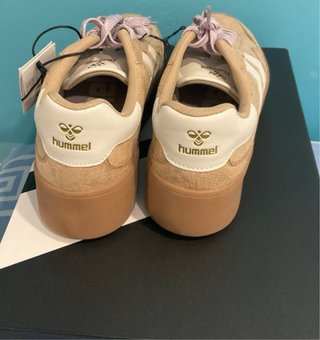 Zapatillas Hummel Beige y Blancas Nuevas