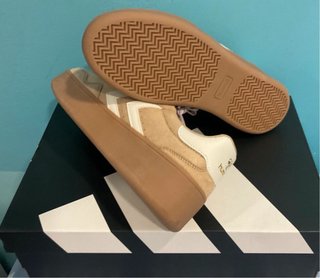 Zapatillas Hummel Beige y Blancas Nuevas