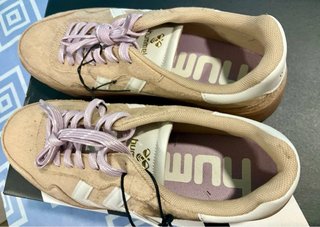 Zapatillas Hummel Beige y Blancas Nuevas