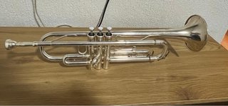 Trompeta Yamaha YTR2330 Plateada Sib