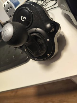 Volante Logitech G923 con Pedales y Palanca
