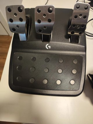 Volante Logitech G923 con Pedales y Palanca