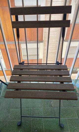 Mesa y 2 sillas de exterior plegables