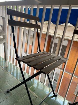 Mesa y 2 sillas de exterior plegables