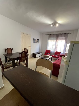 Se alquila apartamento