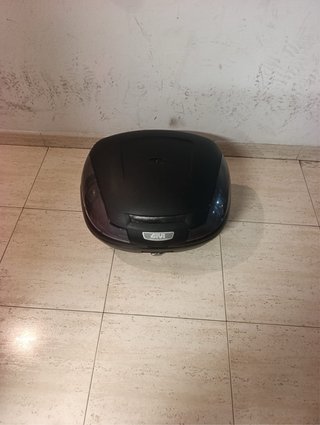 Baúl Givi E470 47L