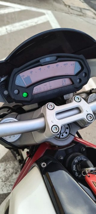 Ducati Monster 696