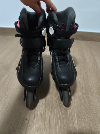 Patines Oxelo negros con detalles rosas.Talla 36.5