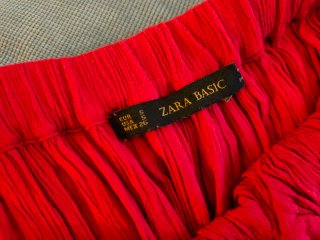 Falda Zara roja encaje talla S