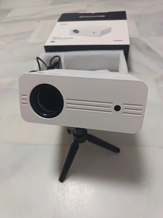 Proyector LED Wi-Fi Akiyo D7 Blanco.