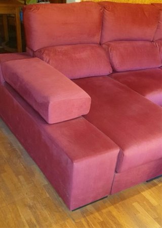 Sofá modular rojo de terciopelo