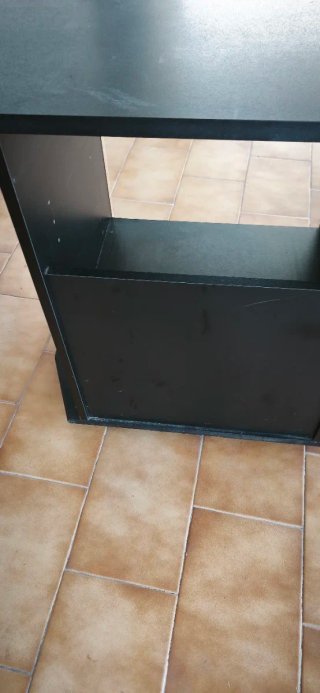 Mesa TV con ruedas y cristal