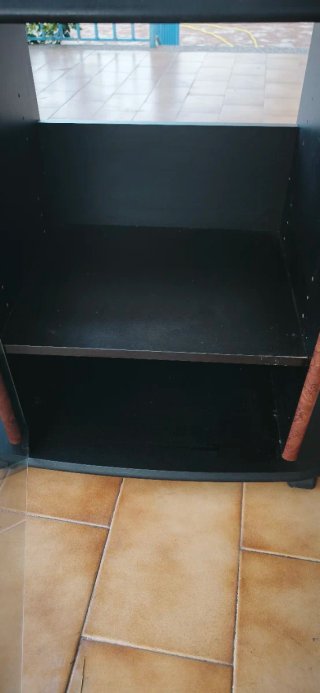 Mesa TV con ruedas y cristal
