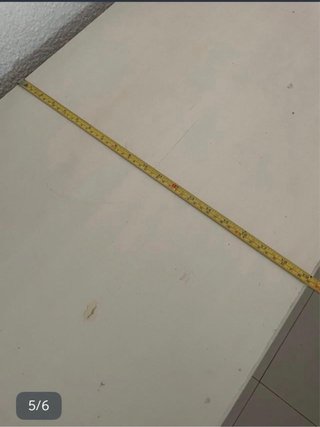 Cómoda de madera blanca