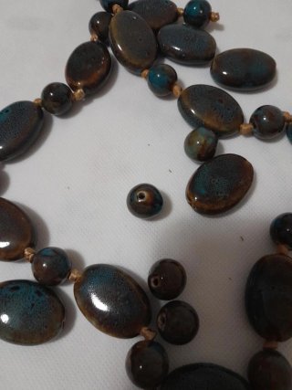 Lote 31 abalorios cerámica artesanales 15 ovaladas