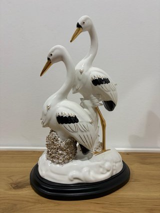 Antigua figura porcelana cigüeñas