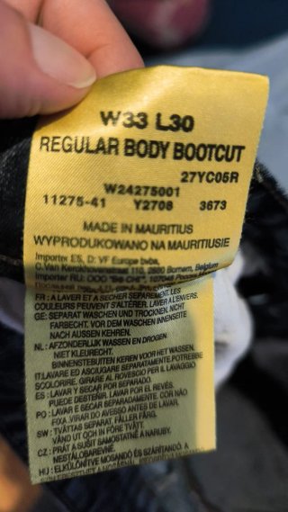 Vaqueros Wrangler Bootcut Talla 43