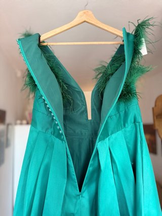 Vestido Midi Verde T50 Plumas Boda Fiesta NUEVO