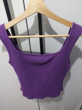 Camiseta tirantes morada
