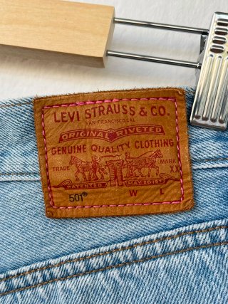 Shorts Levi's Azules Desgastados